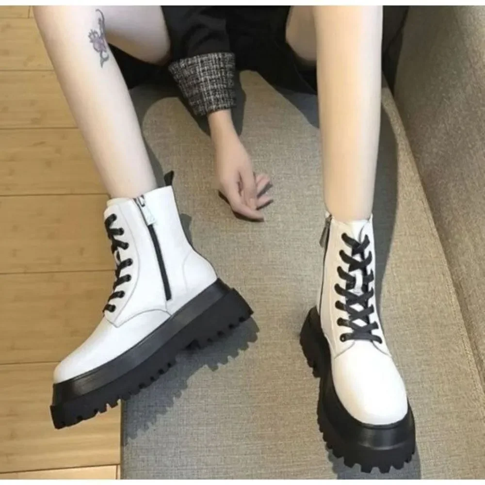 Ladie's White Thicl  Bottom Combat Boots sz 7.5
